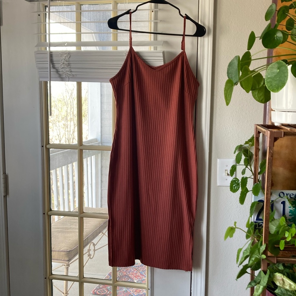 XL orange sweater/knitted dress, goes to about calves with modest slits